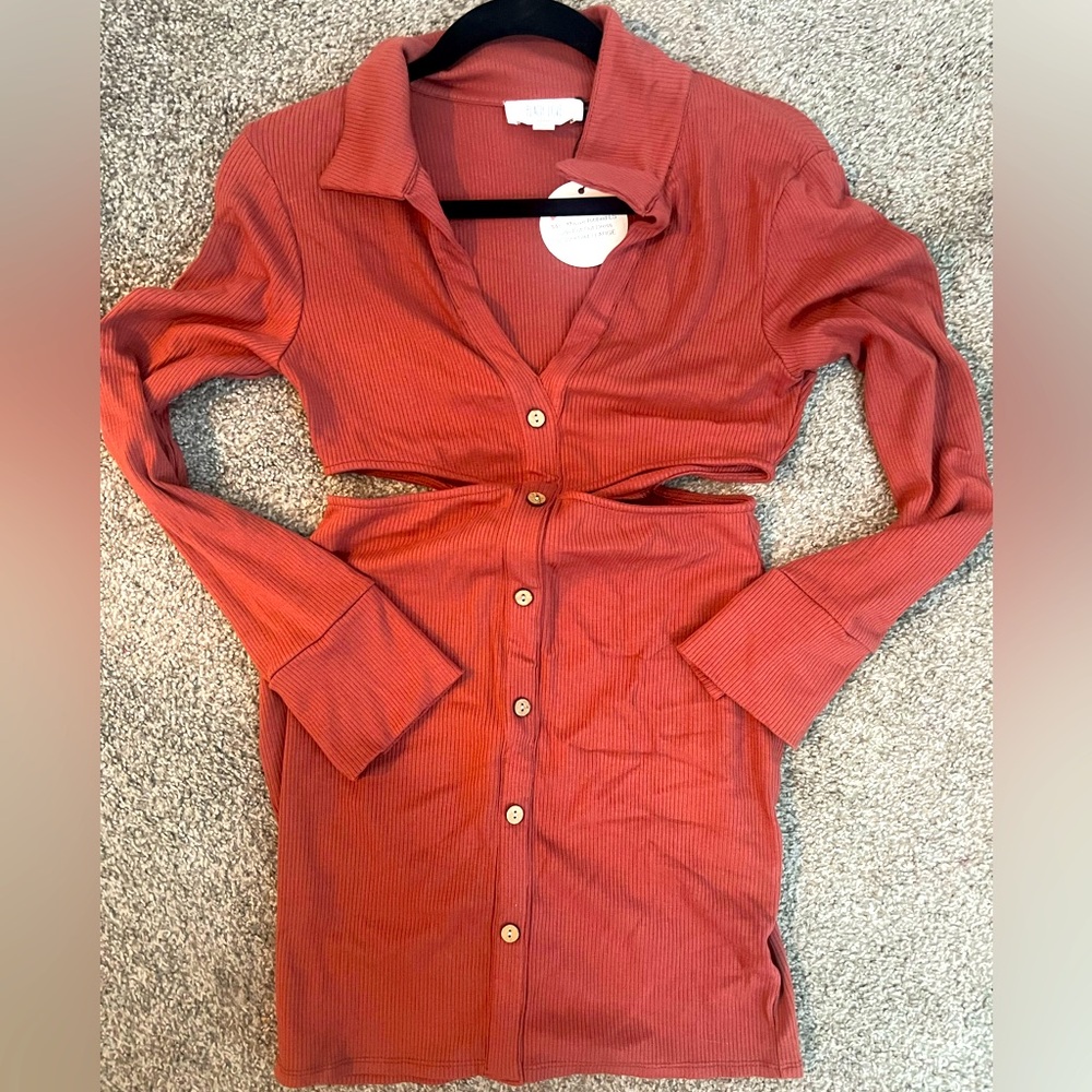 BOUTIQUE RIBBED W/ SIDE CUT OUT DRESS